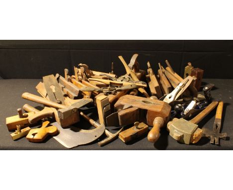 Tools, Woodworking - a collection of carpenter's tools, including a Stanley Bailey Jack plane; beech smoothing and moulding p