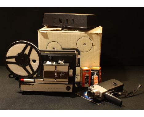 A Sedic S-2 Reflex Zoom 8mm cine camera, cased; a Prinz cabaret 2000 Automatic Twin System Zoom 8mm movie projector, instruct