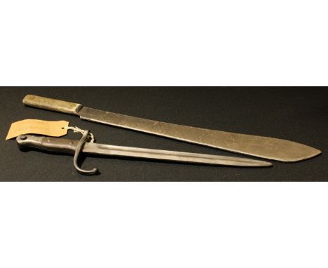 Movie Props - Legend of Tarzan - a prop machette, as used by the Belgian troops; Movie Props - Legend of Tarzan - a prop bayo