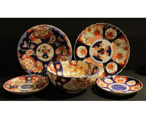 A Japanese Imari bowl, Meiji period; a charger, similar; plates (5) 