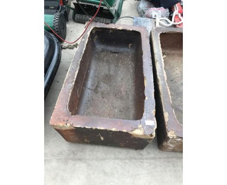 A VINTAGE SALT GLAZED TROUGH 81.5CM X 46CM 