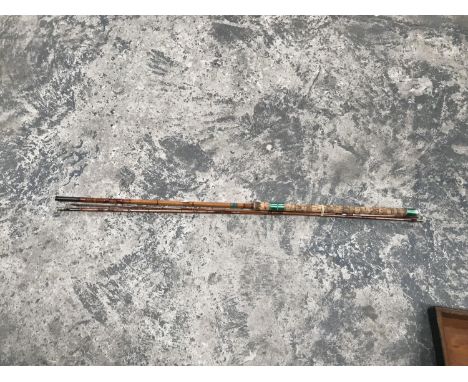 A VINTAGE 'F.T.WILLIAMS' SPLIT CANE FISHING ROD 
