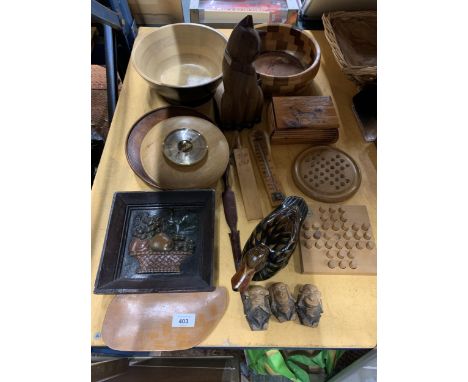 A QUANTITY OF TREEN ITEMS TO INCLUDE BOWLS, GAMES, BAROMETER, BOX, ETC 