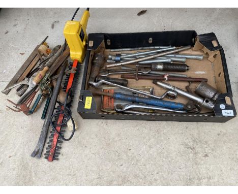 A LARGE ASSORTMENT OF TOOLS TO INCLUDE AN ELECTRIC HEDGE TRIMMER, SPANNERS AND MOLE GRIPS ETC 