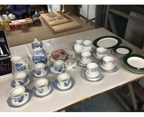 A QUANTITY OF CHINA AND POTTERY TO INCLUDE SPODE BOWLS, ELIZABETHAN CHINA TRIOS, MEAKIN BLUE AND WHITE CUPS, SAUCERS, COFFEE 