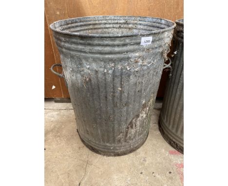 A VINTAGE GALVANISED BIN/GARDEN PLANTER 