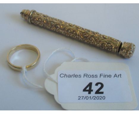 A gilt metal Sampson Morden-type propelling pencil and a 9ct gold wedding band. Condition Report: Propelling pencil - No visi
