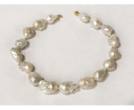 9CT GOLD LARGE BAROQUE PEARL NECKLACE