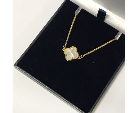 9CT GOLD MOTHER OF PEARL BRACELET