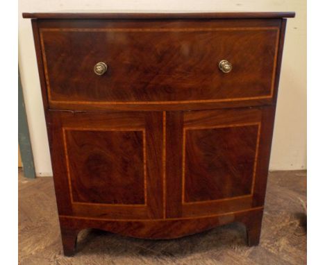 Georgian mahogany bow fronted commode with lift top, 26" wide 