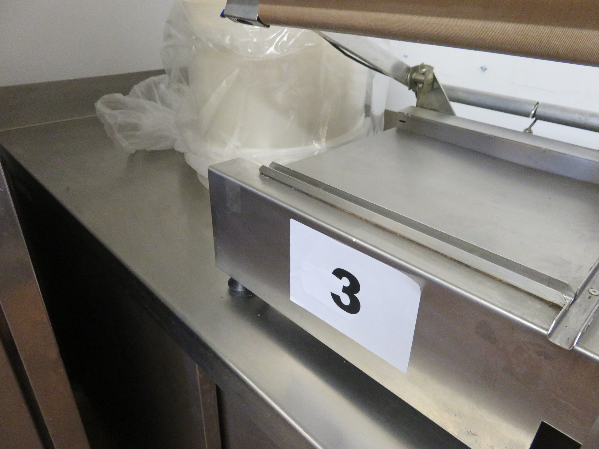 L Sealer bars 300 x 300mm. S/s. With spares. Single phase. 400 deep x