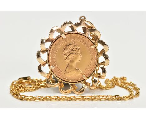 A MOUNTED FULL SOVEREIGN PENDANT AND CHAIN, a full Elizabeth II sovereign, depicting George and the Dragon dated 1978, claw s