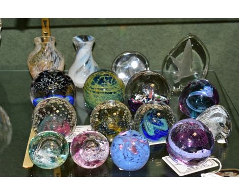 A COLLECTION OF FOURTEEN CAITHNESS AND OTHER PAPERWEIGHTS AND TWO CAITHNESS BUD VASES, height of both vases approx. 9cm, the 