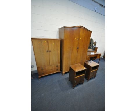 AN MAHOGANY BEDROOM SUITE, comprising a double door wardrobe, width 125cm x depth 61cm x height 197cm, a gentleman's wardrobe