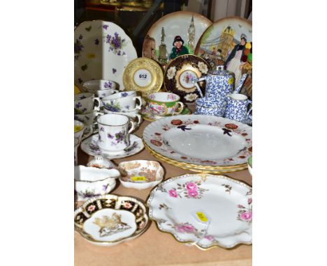 AN ASSORTMENT OF ROYAL CROWN DERBY, HAMMERSLEY, ROYAL DOULTON AND PARAGON, ETC, including Royal Crown Derby 'Royal Pinxton Ro