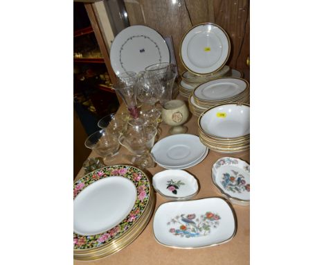 A QUANTITY OF WEDGWOOD CLIO PATTERN DINNERWARE, ASSORTED GLASSWARE, ETC, the thirty six pieces of Wedgwood 'Clio' comprising 