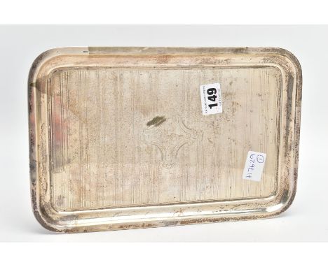 AN EARLY 20TH CENTURY SILVER TRAY, of a rectangular form, engine turned design with a vacant cartouche to the centre, approxi
