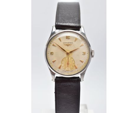 A GENTS 'LONGINES' WRISTWATCH, hand wound movement (working) round cream dial signed 'Longines', Arabic twelve, three, six an