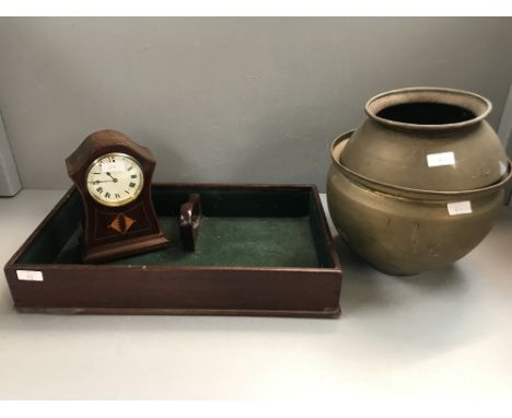 Mahogany butlers flatware tray, 2 brass jardiniere, small mahogany cased mantle clock 