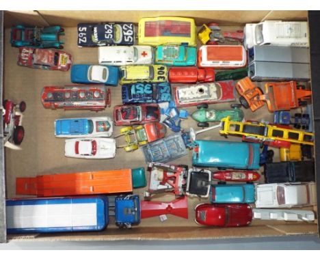Corgi, Matchbox, Dinky and others - In excess of 30 unboxed diecast model vehicles in various scales. Lot includes, Corgi Vol