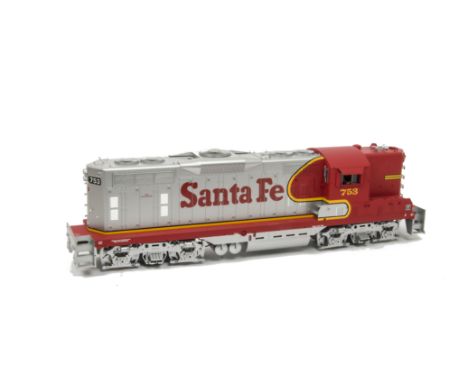 A USA Trains American G Scale EMD Class GP9 Diesel Locomotive,  ref R22107, in Santa Fe silver/red colours as no 753, featuri