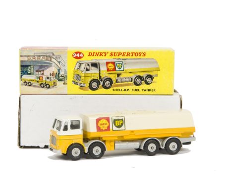 A Dinky Supertoys 944 Leyland Octopus 'Shell-BP' Tanker, white/yellow cab and body, grey chassis and plastic hubs, in origina