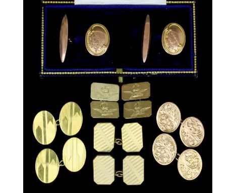 A pair of gentlemen's 18ct gold oval faced cufflinks with engine turned decoration, 20mm x 30mm overall (gross weight 6.2 gra