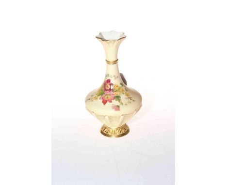 Royal Worcester Blush vase, c1908, 18cm.