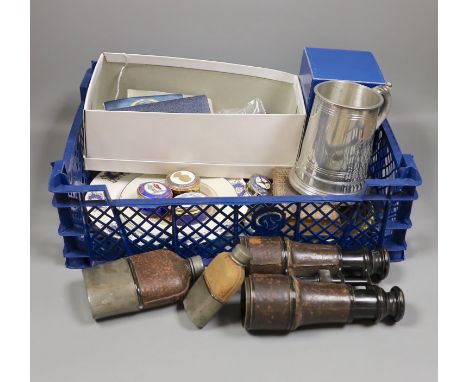 Rifle related collectables, to include spoons, circular box, car badge, rifle, clay pipe etc