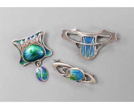 An early 20th century sterling and enamel set drop brooch, maker's mark only for William Hair Haseler, 33mm, a similar silver