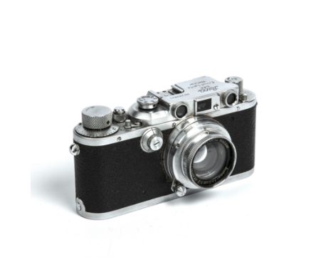 A Leica IIIb Rangefinder Camera, serial number 289841 with a Summar f=5cm no 468851 lens.