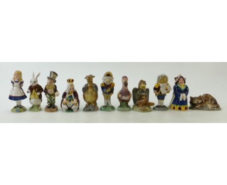 Beswick collection of figures from Alice In Wonderland series: Beswick figures comprising Cheshire Cat, Mad Hatter, Mock Turt