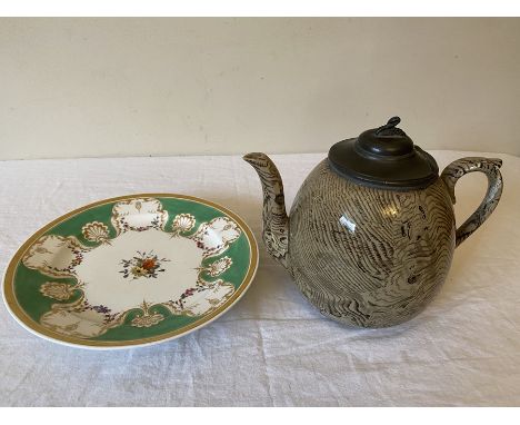 A 19thC pewter lidded teapot and a 19thC Chamberlains Worcester plate. 