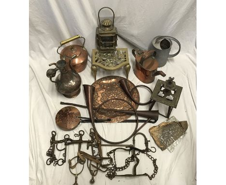 Large lot of copper and brassware. Copper kettle, watering can, Indian jug and tray, Hunting horns x 3 and a chestnut roaster