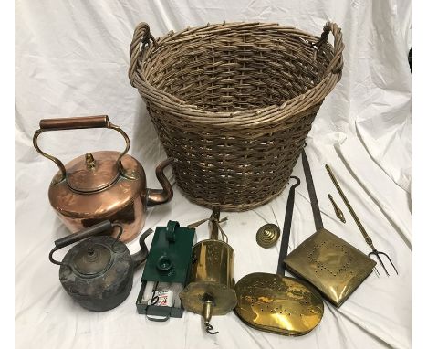 Copper and Brassware, large kettle 34cms h, small kettle 22cms h, chestnut roasters, Salter clockwork rotating spit jack, toa