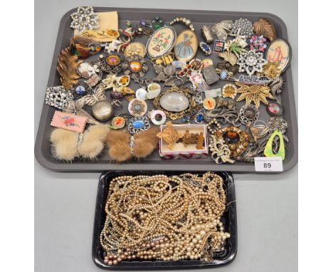 A tray containing a large quantity of antique and vintage jewellery; 9ct gold and seed pearl bar brooch [1.18grams]St John Am