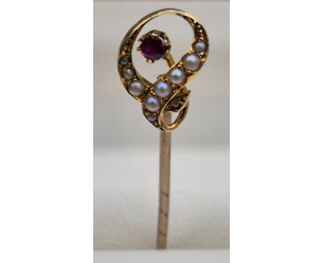 15ct Gold Ruby &amp; Pearl Stick Pin. [1.05grams] 