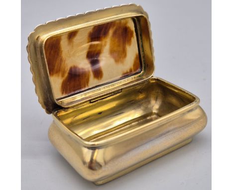 Birmingham silver gilt and tortoise shell snuff box. Dated 1898 and produced by Henry Matthews. 