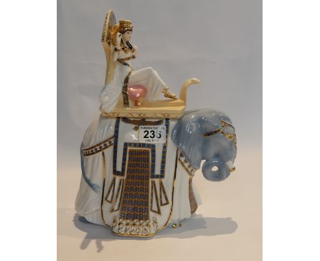 Royal Worcester Cleopatra Queen of Kings CW588