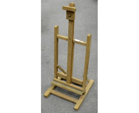 Wood painting easel 