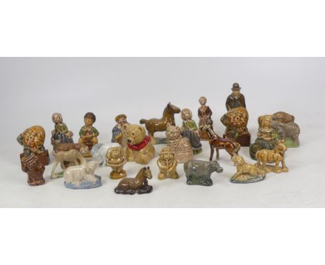Wade Loose Whimsies to include Bear Ambitions from 1995, Nursey Rhyme Characters like 'Humpty Dumpty' and Horse Set amongst o
