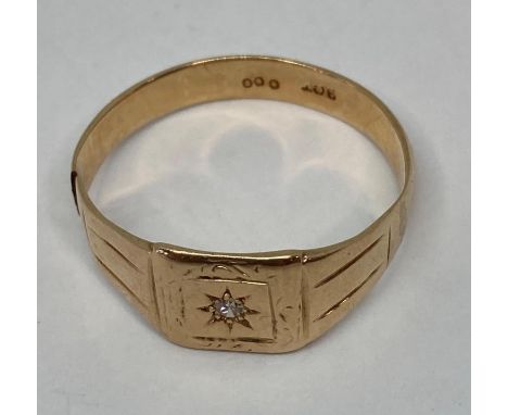 9ct diamond set ring with star cut detail, 3.8g (cut) 