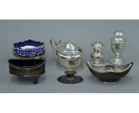 A quantity of silver cruets. 320.1 grammes of weighable silver. 