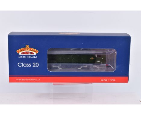 A BOXED OO GAUGE BACHMANN BRANCHLINE MODEL RAILWAYS DIESEL LOCOMOTIVE, Class 20-0, no. D8015, in BR Green Late Crest with no 