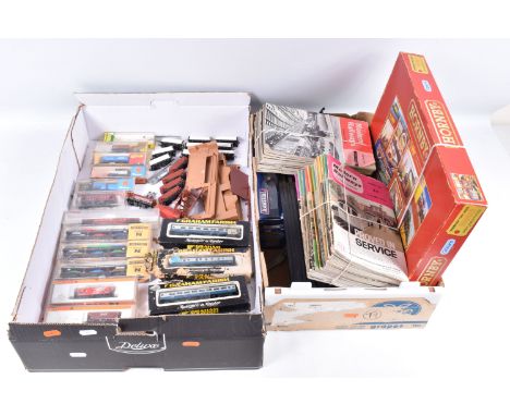 A QUANTITY OF BOXED AND UNBOXED N GAUGE ROLLING STOCK, items by Graham Farish, Arnold, Ibertren, Bachmann, Roco, Hornby Minit
