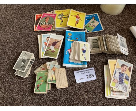Trade Cards/Gum Cards : Footballers general cards inc Tiger, Subbuteo, Barratt, New Series/lot, Chix, A&BC - nice lot, fine l