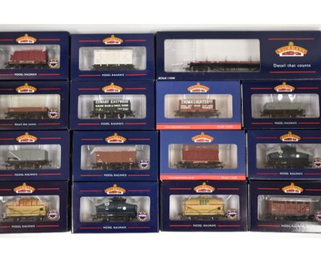 A SELECTION OF 15 BACHMANN 00 GAUGE WAGONS