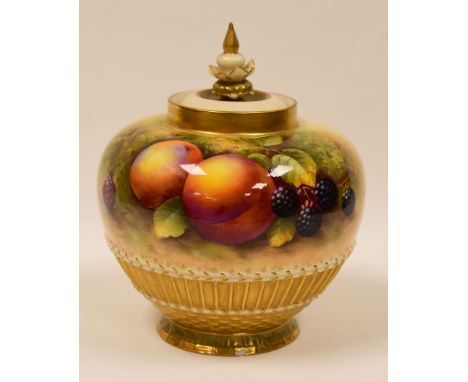 ROYAL WORCESTER COVERED VASE PAINTED WITH FRUIT BY EDWARD TOWNSEND includes peaches, black berries and foliage to the obverse