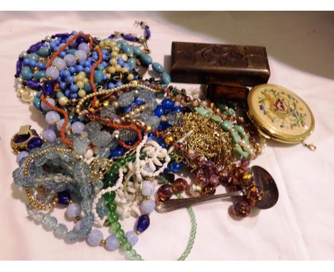 Mixed costume jewellery and other items, mainly beaded necklaces. P&amp;P Group 1 (£14+VAT for the first lot and £1+VAT for s