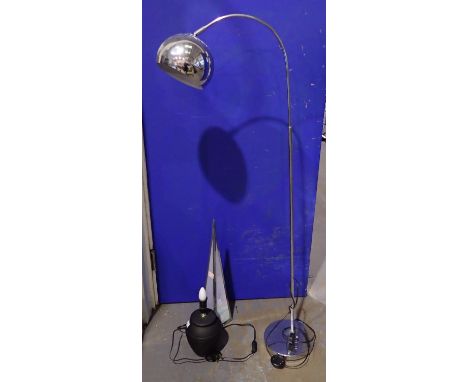 Chrome floor standing lamp, H: 120 cm. All electrical items in this lot have been PAT tested for safety and have passed. This